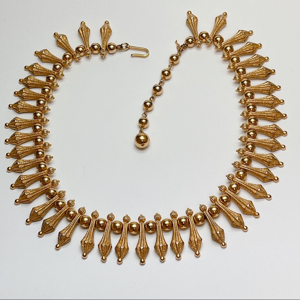Vintage Crown Trifari Goldtone Collar Necklace